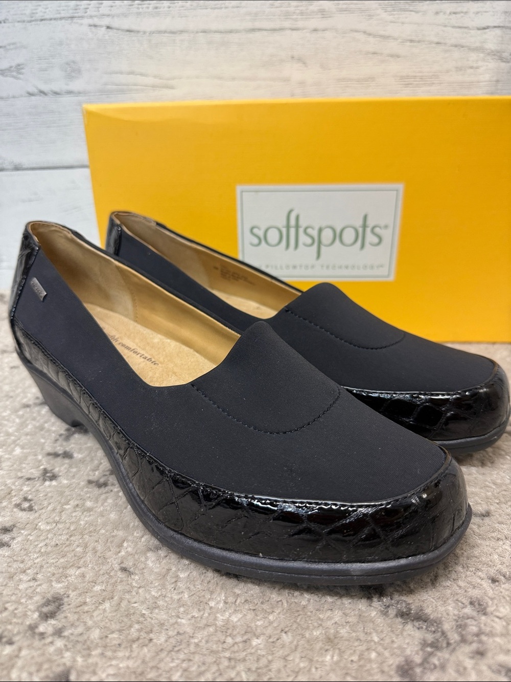 NWT Softspots Women’s Black Croco Comfort Slip-On Loafers